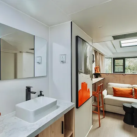 Geometry Park Lodge *