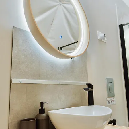 Lodge Geometry Park *