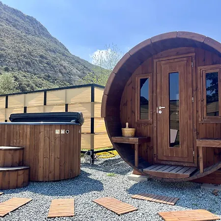 Geometry Park بيت خشبي