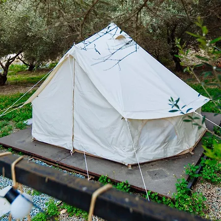 Gerendaház Geometry Park Agios Theodoros