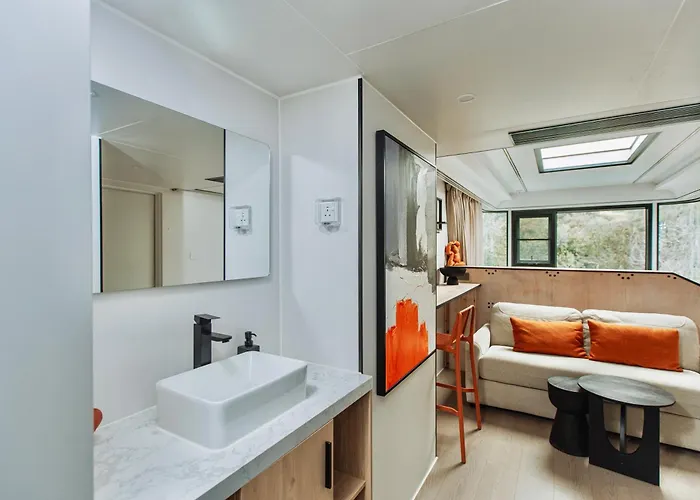 Geometry Park Lodge *